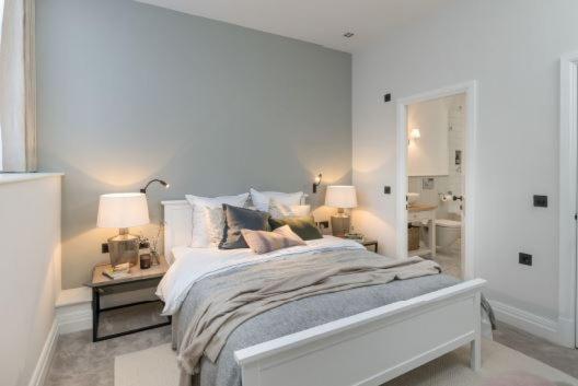One Navy, Bath Apartment Exterior photo